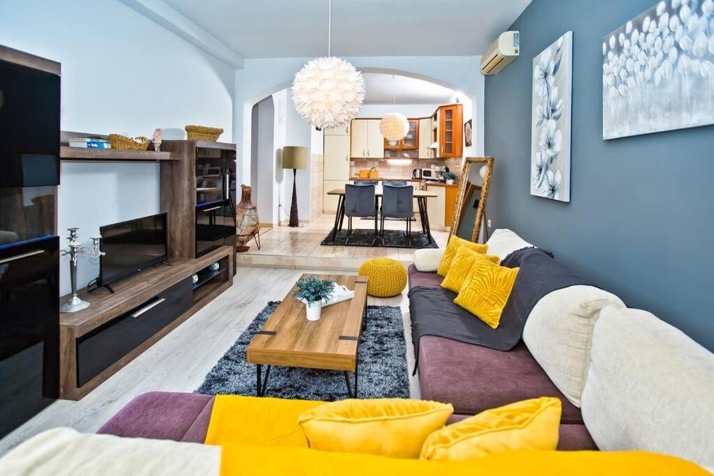 Apartman Tino With Two Sunny Terace Hvar Town Luaran gambar
