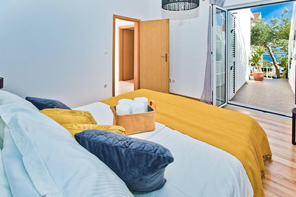 Apartman Tino With Two Sunny Terace Hvar Town Luaran gambar