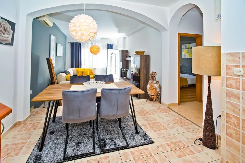Apartman Tino With Two Sunny Terace Hvar Town Luaran gambar